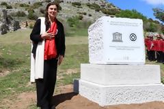 Ρεζίλι η Κονιόρδου, ρεζίλι και εμείς διεθνώς: Ορθογραφικό σε επιγραφή μνημείου - Δεν πήρε μυρωδιά