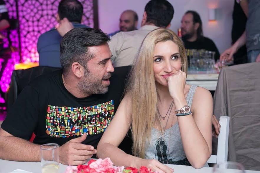 Στέφανος Κωνσταντινίδης: Ερωτευμένος με την σύζυγο του σε σπάνια νυχτερινή έξοδο στον Κώστα Καραφώτη - Φωτογραφία 1