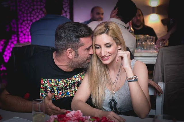Στέφανος Κωνσταντινίδης: Ερωτευμένος με την σύζυγο του σε σπάνια νυχτερινή έξοδο στον Κώστα Καραφώτη - Φωτογραφία 2