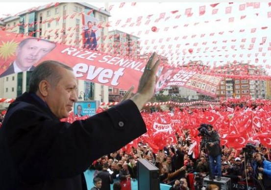 Δημοψήφισμα Τουρκία: Δημοσκοπικό «θρίλερ» λίγο πριν ανοίξουν οι κάλπες - Φωτογραφία 1