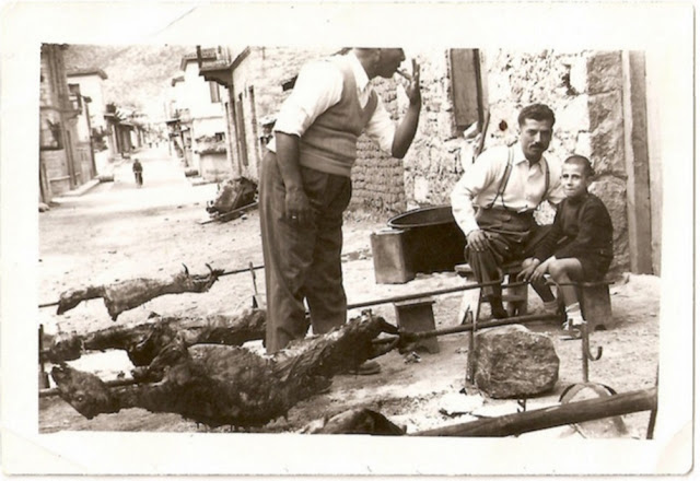 Πώς γιόρταζαν το Πάσχα στην Ελλάδα το 1930; [photos] - Φωτογραφία 10