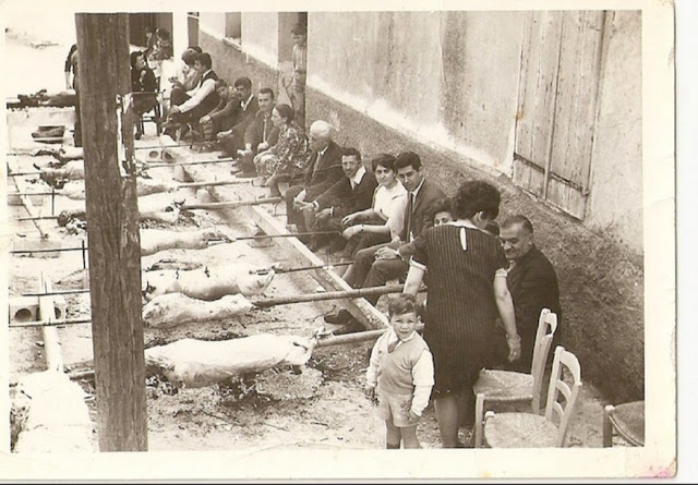 Πώς γιόρταζαν το Πάσχα στην Ελλάδα το 1930; [photos] - Φωτογραφία 2