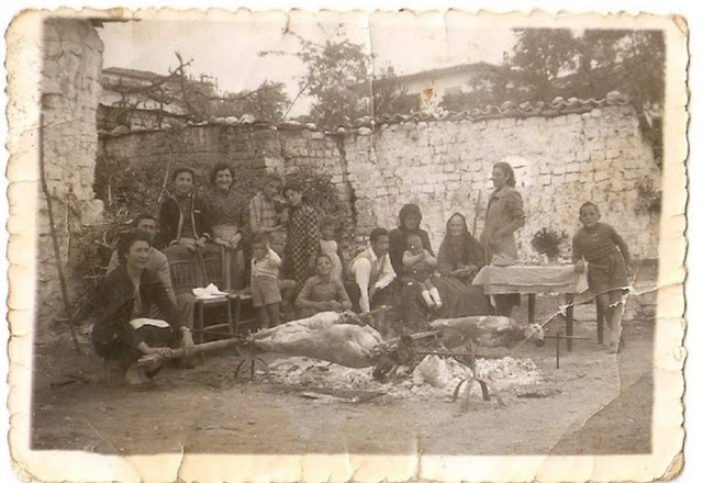 Πώς γιόρταζαν το Πάσχα στην Ελλάδα το 1930; [photos] - Φωτογραφία 3