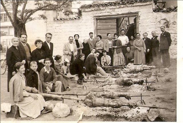 Πώς γιόρταζαν το Πάσχα στην Ελλάδα το 1930; [photos] - Φωτογραφία 6
