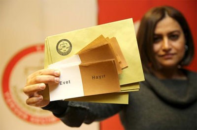 Δημοψήφισμα Τουρκίας: Νίκη του σουλτάνου με 54,80% δίνει το Anadolu - Φωτογραφία 4