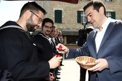Στον Ναυτικό Σταθμό Κέρκυρας ο Τσίπρας. Αναστάσιμες ευχές σε όσους βρίσκονται στο καθήκον