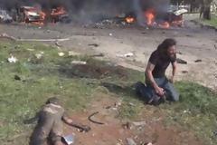 Μακελειό στη Συρία: Οι εικόνες ενός φωτογράφου που κλαίει κάνουν το γύρο του κόσμου