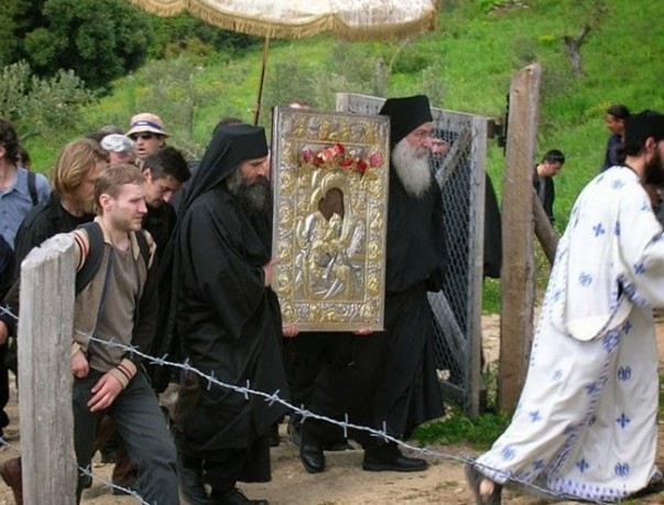 Τι γίνεται τη Δευτέρα του Πάσχα στο Αγιον Όρος; - Ξεχάστε όσα ξέρετε για τον εορτασμό της Ανάστασης... [photos] - Φωτογραφία 4