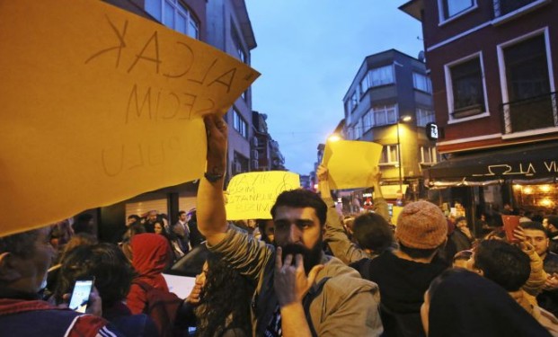 Διαδήλωση από τους υποστηρικτές του «ΟΧΙ» στην Τουρκία - Φωτογραφία 1