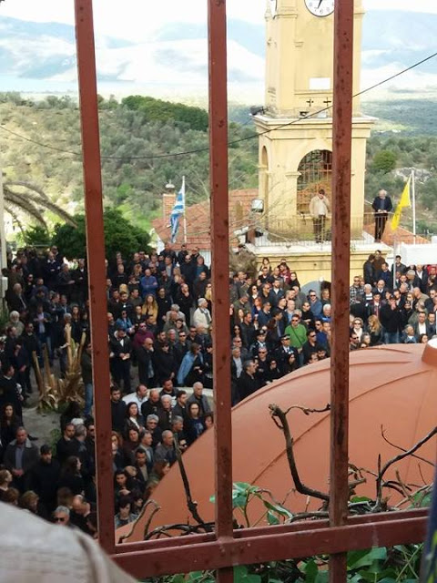 Σε κλίμα οδύνης πραγματοποιήθηκαν οι δυο κηδείες στην Γερά - Δάκρυσαν και οι πέτρες για τον 43χρονο Παναγιώτη - Φωτογραφία 2