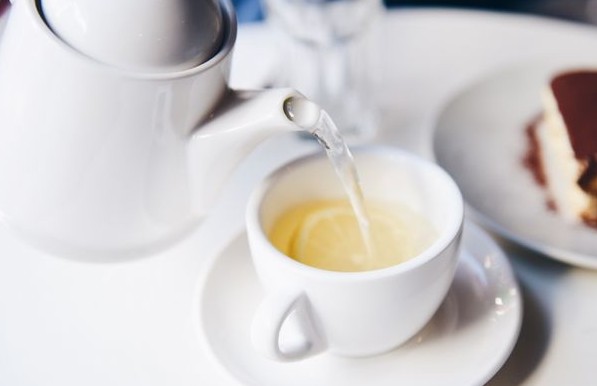 Γιατί πρέπει να αρχίσεις να πίνεις λευκό τσάι - Φωτογραφία 1