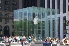 Η Apple θα αποσυναρμολογήσει τον γυάλινο κύβο του Apple Store της 5ης λεωφόρου στο Μανχάταν