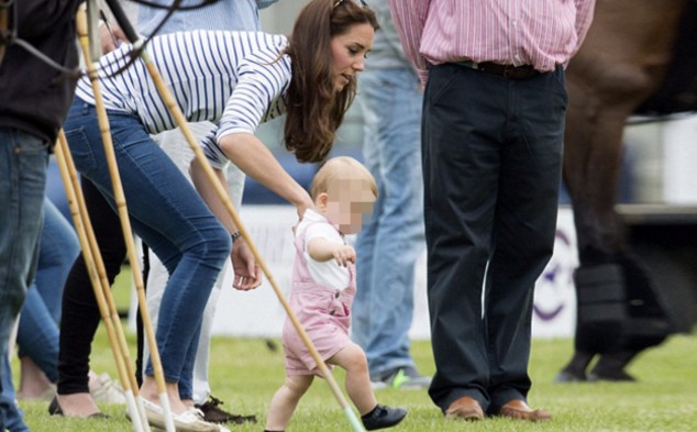 Η Kate Middleton, η μητρότητα και η μοναξιά - Φωτογραφία 1