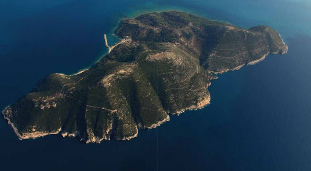 Νήσος Σάσων: Μια νησίδα στρατηγικής σημασίας - Η ακατανόητη και ολέθρια παραχώρησή της στην Αλβανία το 1914 [photos] - Φωτογραφία 2
