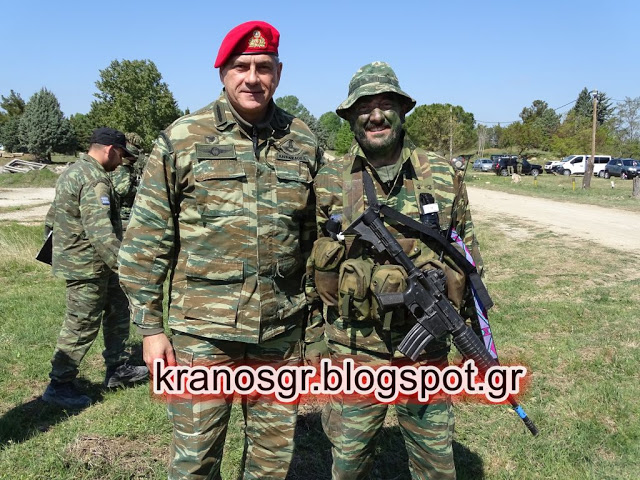 Ο σεβασμός Έφεδρου Υπολοχαγού στον Ταξίαρχο Πάρι Καπραβέλο - Φωτογραφία 1