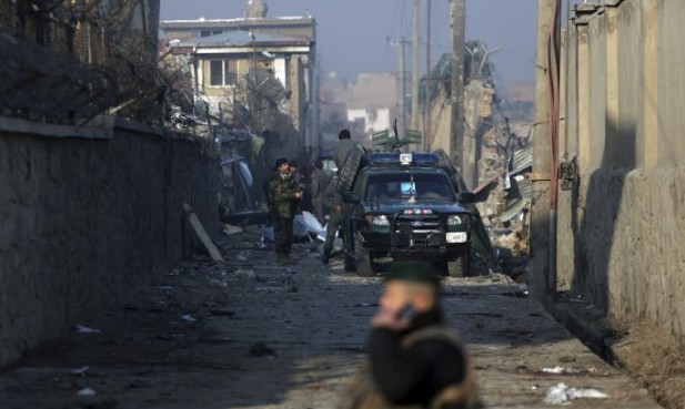 Αιματηρή επίθεση των Ταλιμπάν σε στρατιωτική βάση στο Αφγανιστάν - Φωτογραφία 1
