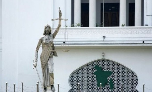 «Σφάζονται» στο Μπαγκλαντές για το άγαλμα της Θέμιδας - Φωτογραφία 1