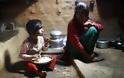 ΣΥΓΚΛΟNIΣΤΙΚΗ ΙΣΤΟΡΙΑ: Μία οικογένεια στο Νεπάλ πάσχει από το σύνδρομο του λυκάνθρωπου [photos] - Φωτογραφία 3