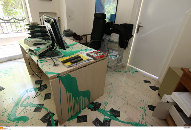 Θεσσαλονίκη: Εισβολή στα γραφεία της εφημερίδας ''Καθημερινή'' - Φωτογραφία 3