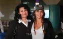 Ειρήνη Παπαδοπούλου: H επιστροφή της από το Survivor - Η θερμή υποδοχή από την μητέρα της στο αεροδρόμιο - Φωτογραφία 3