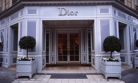 «Χρυσό deal»: Στα χέρια της Louis Vuitton ο οίκος Christian Dior για 6,5 δισεκ. ευρώ - Φωτογραφία 1
