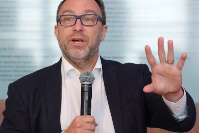 Ο συνιδρυτής της Wikipedia, Jimmy Wales, στη μάχη κατά των fake news - Φωτογραφία 1