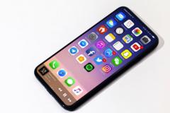 Καλούπια από το πλαίσιο του iphone 8 φέρνουν στο φως το σχήμα του