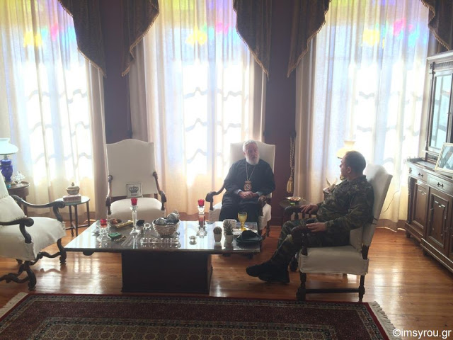 Συνάντηση του Δκτη της ΑΣΔΕΝ Αντγου Νίκου Μανωλάκου με τον Μητροπολίτη Σύρου - Φωτογραφία 3