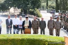 Κατάθεση στεφάνου από τον Αρχηγό της Εθνικής Φρουράς Αντγο Ηλία Λεοντάρη στο μνημείο πεσόντων στα Κούκλια