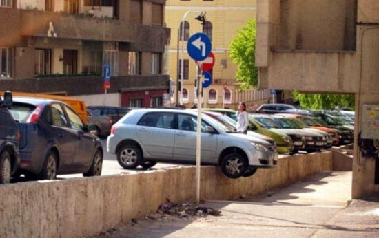 Καταστροφικά παρκαρίσματα... [photos] - Φωτογραφία 10