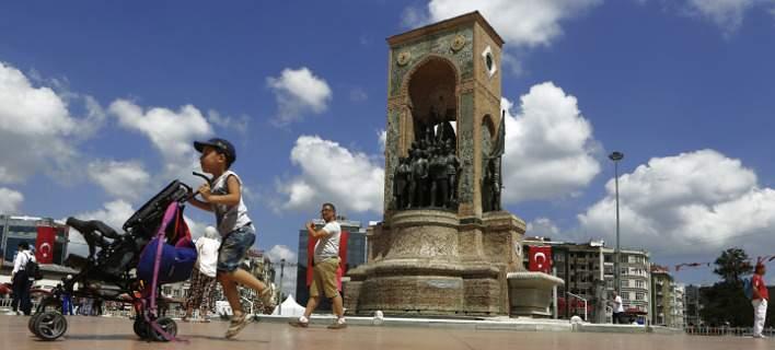 Υπό δρακόντεια μέτρα η Πρωτομαγιά στην Κωσταντινούπολη - Ένταση και επεισόδια στην Ταξίμ - Φωτογραφία 1