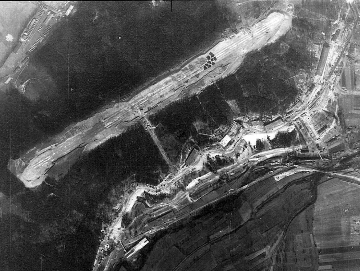 Τα κρυφά εργοστάσια αεροπλάνων τζετ των Ναζί - Φωτογραφία 14