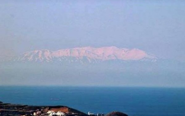 Όλη η αλήθεια για τη φωτογραφία με τα βουνά της Κρήτης που τραβήχτηκε από την Σαντορίνη - Φωτογραφία 1