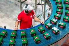 Αυτή είναι η νέα Coca-Cola που κυκλοφόρησε σε παγκόσμια πρεμιέρα στην Ελλάδα - Τι πρέπει να ξέρουμε γι' αυτή...