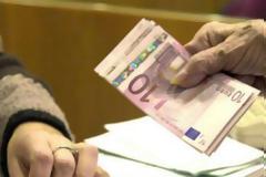 Ποιοι και πόσα «χάνουν» από τη νέα μείωση έως 18% σε κυρίες και επικουρικές συντάξεις