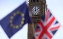 «Δύσκολο να περιοριστεί η μετακίνηση πολιτών της ΕΕ στη Βρετανία μετά το Brexit»