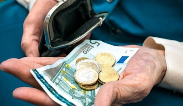 ΑΙΣΙΟ ΤΕΛΟΣ ΣΤΙΣ 22 ΜΑΪΟΥ ΒΛΕΠΕΙ ΤΟ ΒΕΡΟΛΙΝΟ ΑΛΛΑ,....ΑΠΟΡΡΙΠΤΕΙ ΜΕΤΡΑ ΓΙΑ ΤΟ ΧΡΕΟΣ - Φωτογραφία 2