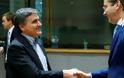 «Πακέτο για την ελάφρυνση του ελληνικού χρέους ετοιμάζουν οι θεσμοί»