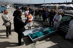 Φρίκη στη Σικελία: Δουλέμποροι δολοφόνησαν 21χρονο μετανάστη για ένα καπέλο - Συγκλονιστικές εικόνες