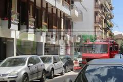 Ιωάννινα: Βγήκαν ξυπόλητοι στο δρόμο όταν πυκνοί καπνοί κάλυψαν τα σπίτια τους