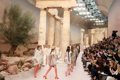 Παρθενώνας διά... χειρός Λάγκερφελντ για το show της Chanel