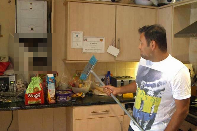 Απρόσκλητος επισκέπτης στο πρωινό μιας βρετανικής οικογένειας προκάλεσε τρόμο [photos] - Φωτογραφία 1
