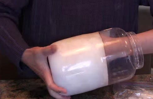 Απίστευτο βίντεο: Tι συμβαίνει αν βάλετε το χέρι σας μέσα σε «καυτό πάγο»; [video] - Φωτογραφία 1