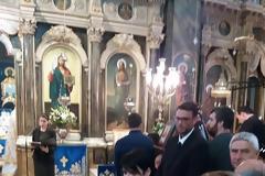 Την πανέμορφη Δεκανέα ΕΠΟΠ που ξεμπέρδεψε την Ελληνική Σημαία τίμησε ο Λαμπάκης