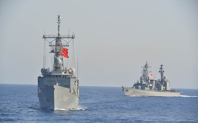 Τουρκικά πολεμικά πλοία κοντά στις ακτές του Αγαθονησίου - Φωτογραφία 1