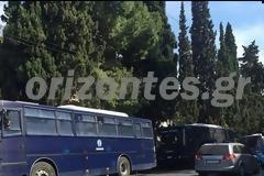Σε αστυνομικό κλοιό η Νέα Φιλαδέλφεια - Κλειστή η Δεκελείας από τις 7 το απόγευμα [photos]