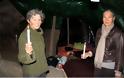 Απίστευτο: 2 γυναίκες ζουν σε... σπηλιά λόγω σπάνιας αρρώστιας [photos] - Φωτογραφία 2