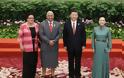 Ποιος πρωθυπουργός εμφανίστηκε με φούστα, σανδάλι και γραβάτα - Φωτογραφία 2