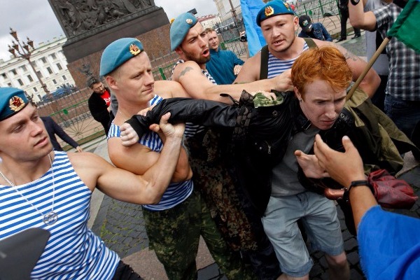 Έτσι «θεραπεύουν» την ομοφυλοφιλία στην Ρωσία - Φωτογραφία 1