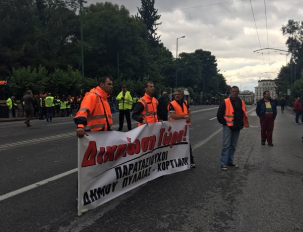 Ενταση στο Διοικητικής Ανασυγκρότησης -βΣυμβασιούχοι ΟΤΑ ξήλωσαν την καγκελόπορτα [photos] - Φωτογραφία 9